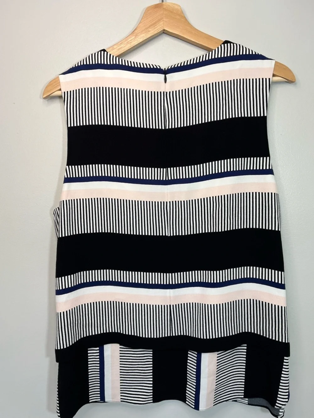 Kate Spade Striped Sleeveless Top in Black, Pink, Navy Women’s Large